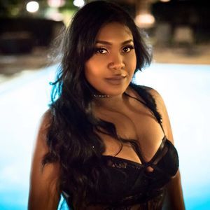 Meet your Posher, Denashia